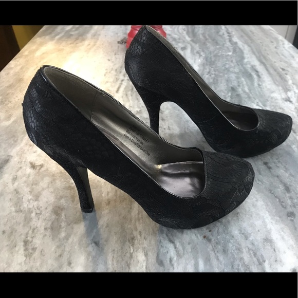 Maurices Shoes - lace textured black heel